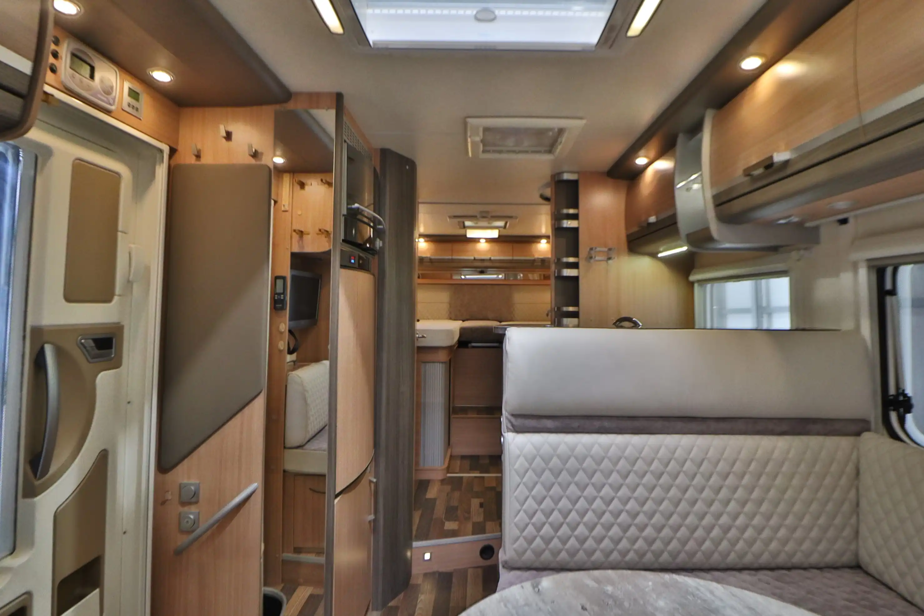 KNAUS Sun TI 700 MEG